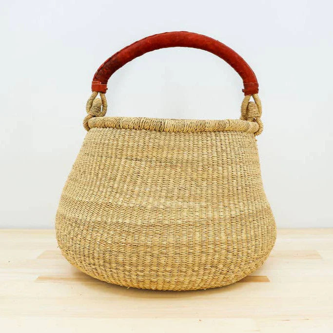 Apple picking basket thats perfect for fall weekends.
