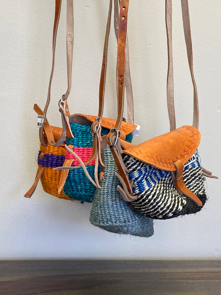 Handwoven cactus fiber purse with zipper and lining.
