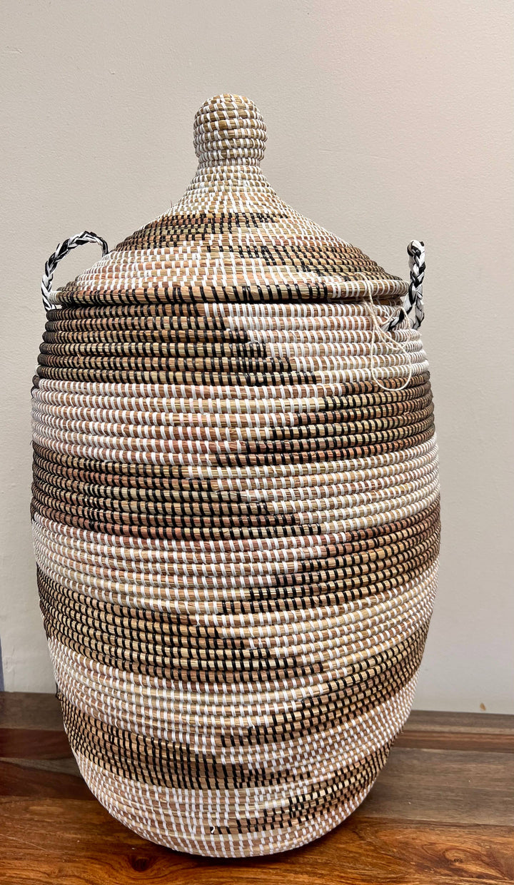 Eco-friendly utility basket with lid, ideal for storing laundry, blankets, or kids' items.