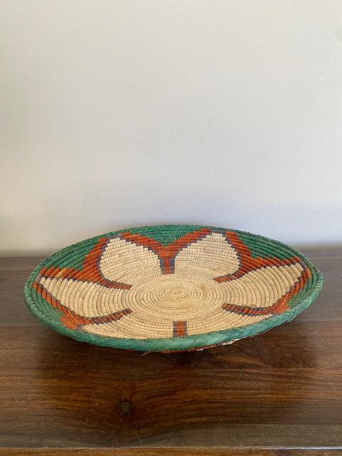 Artistic grass woven bowls