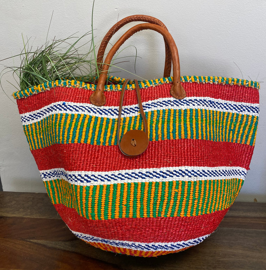 Eco-friendly sisal tote bag with recycled plastic fibers and fair trade design.