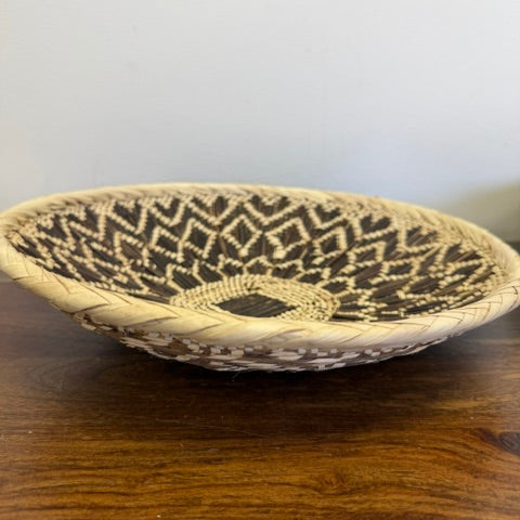 small-tonga-flat-basket-bowl-12-14-inch-zambia